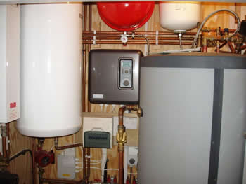 Heat pump boiler